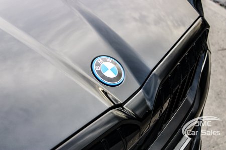 2025 BMW 5-Series - photo 4