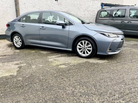 2024 Toyota Corolla - photo 2