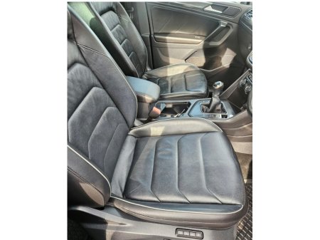 2020 Volkswagen Tiguan - photo 14