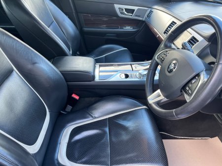2015 Jaguar XF - photo 32