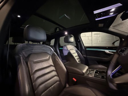 2021 Volkswagen Touareg - photo 11