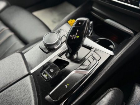 2022 BMW 5-Series - photo 13