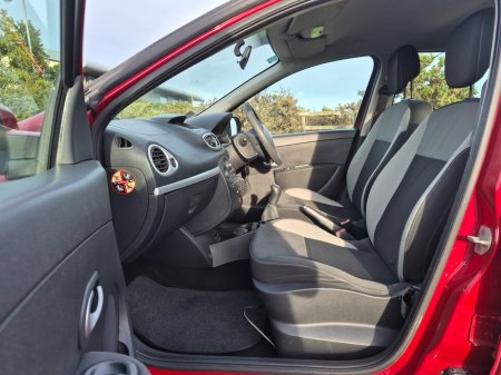 2011 Renault Clio - photo 22