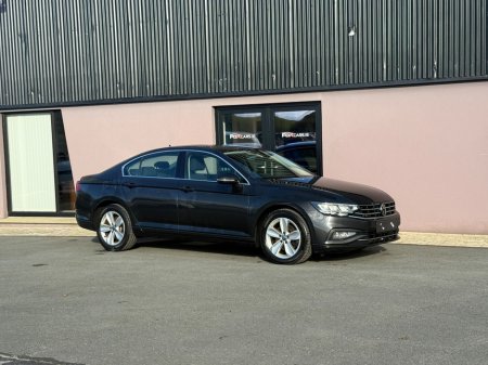 2021 Volkswagen Passat - photo 2