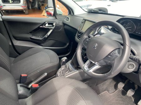 2019 Peugeot 208 - photo 9