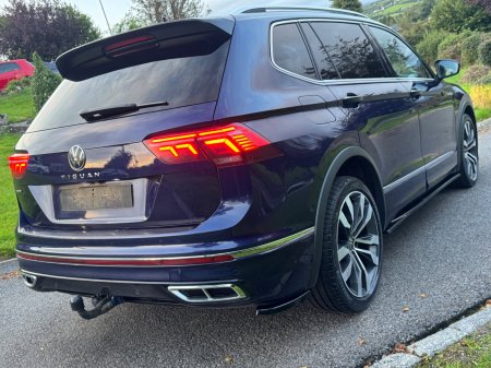2023 Volkswagen Tiguan - photo 2