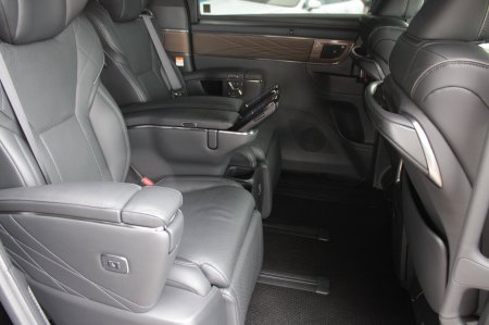 2025 Toyota Alphard - photo 17