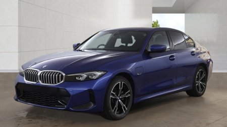 2023 BMW 3-Series - photo 2
