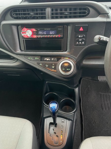 2017 Toyota Aqua - photo 11
