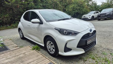 2022 Toyota Yaris - photo 2
