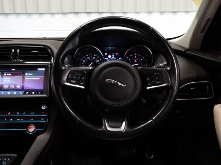 2019 Jaguar F-Pace - photo 16