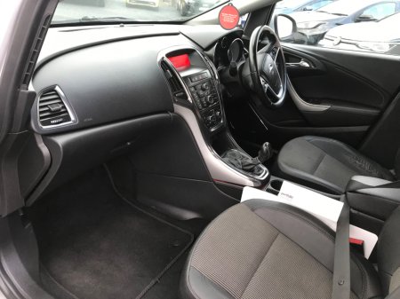 2011 Opel Astra - photo 18