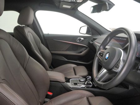 2024 BMW 1-Series - photo 12