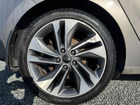 2017 Kia Carens - photo 13