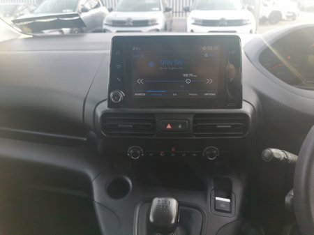 2024 Peugeot Partner - photo 2
