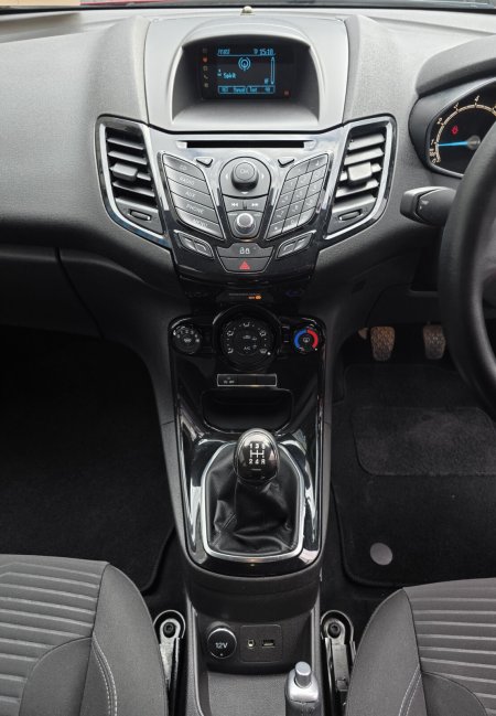 2014 Ford Fiesta - photo 13