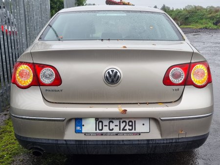 2010 Volkswagen Passat - photo 5
