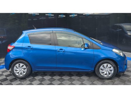 2017 Toyota Vitz - photo 4