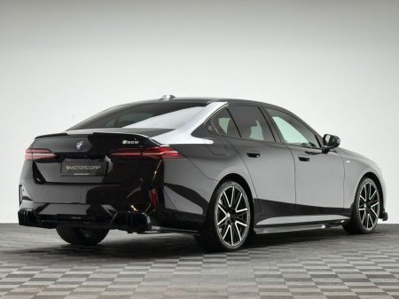 2024 BMW 5-Series - photo 7