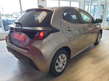 2022 Toyota Yaris - photo 4