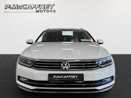 2018 Volkswagen Passat - photo 2