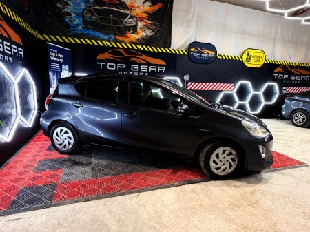 2016 Toyota Aqua - photo 2