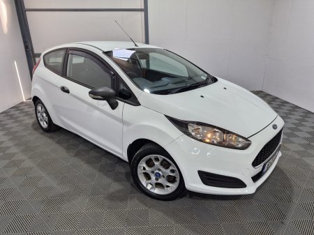 2016 Ford Fiesta - photo 2