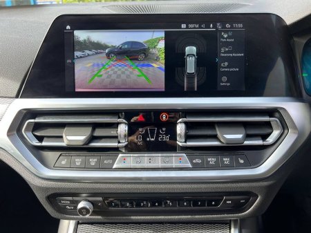 2022 BMW 3-Series - photo 7