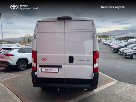 2025 Toyota Proace - photo 4