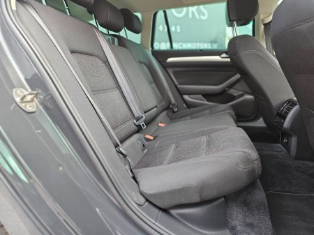 2016 Volkswagen Passat - photo 17