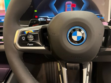 2026 BMW 5-Series - photo 16