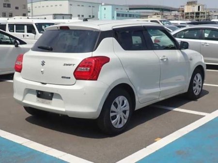 2021 Suzuki Swift - photo 2