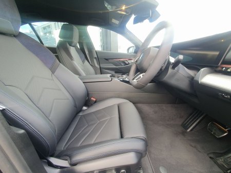 2026 BMW 5-Series - photo 12