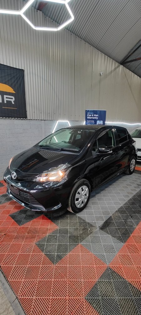 2014 Toyota Vitz - photo 27