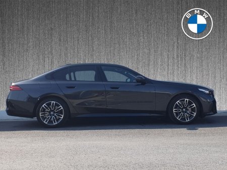 2026 BMW 5-Series - photo 3