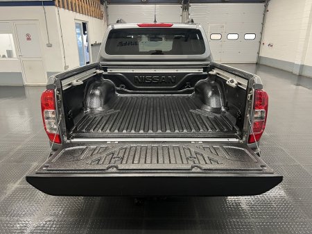 2021 Nissan Navara - photo 2
