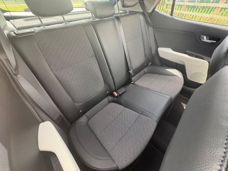 2027 Kia Stonic - photo 12