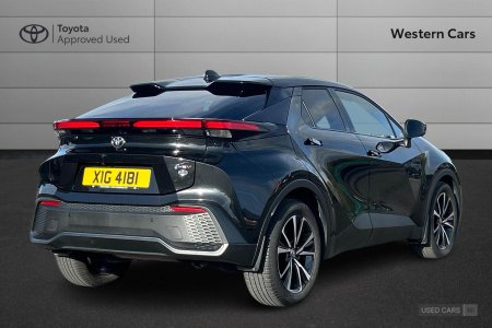 2023 Toyota C-HR - photo 2