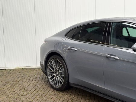 2025 Porsche Panamera - photo 52
