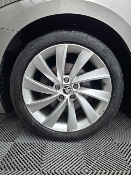 2018 Skoda Superb - photo 9