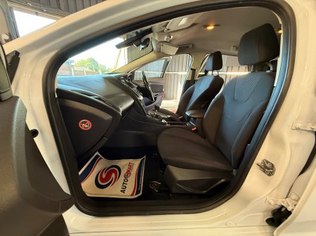 2015 Ford Focus - photo 18