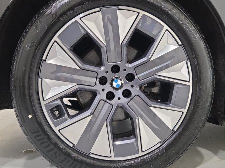2025 BMW iX - photo 14