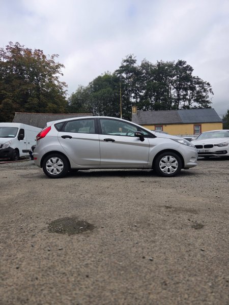 2012 Ford Fiesta - photo 3