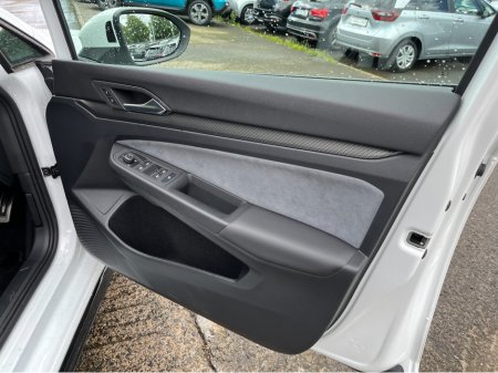 2024 Volkswagen Golf - photo 12
