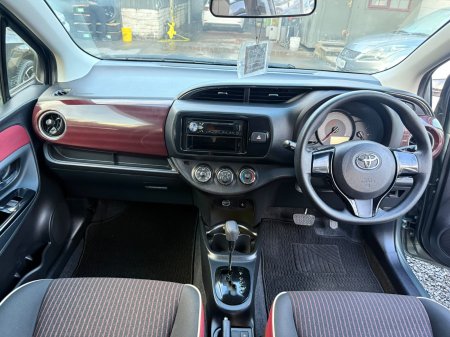 2017 Toyota Vitz - photo 4