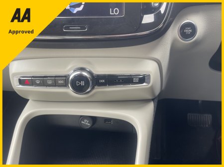 2022 Volvo XC40 - photo 7