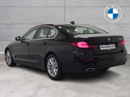 2023 BMW 5-Series - photo 2