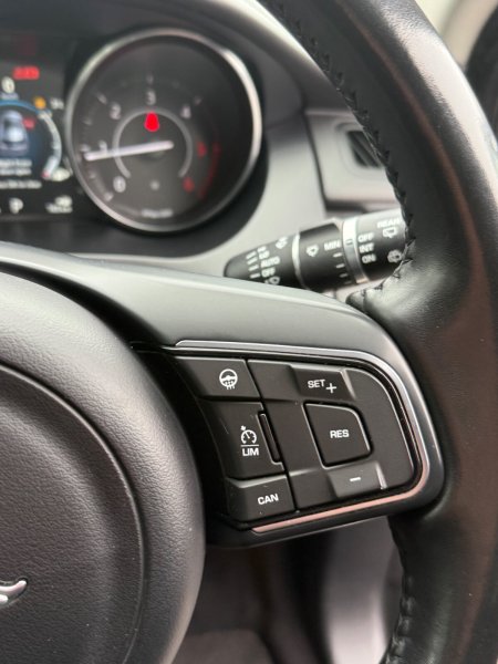2019 Jaguar E-Pace - photo 29