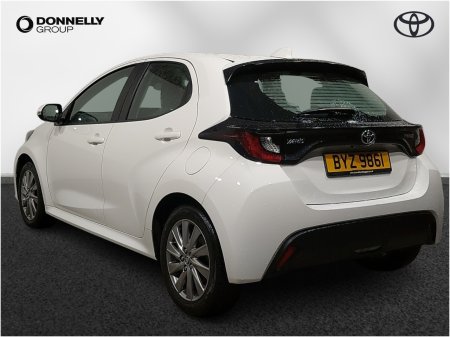 2023 Toyota Yaris - photo 2
