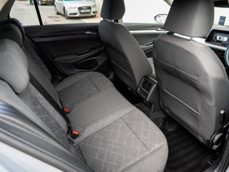 2022 Volkswagen Golf - photo 8